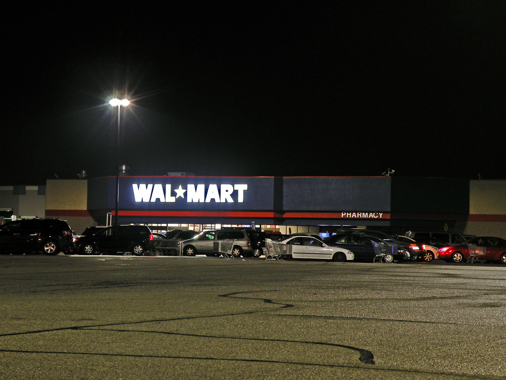 Old Round Lake Beach Wal*Mart The original WalMart opened… Flickr