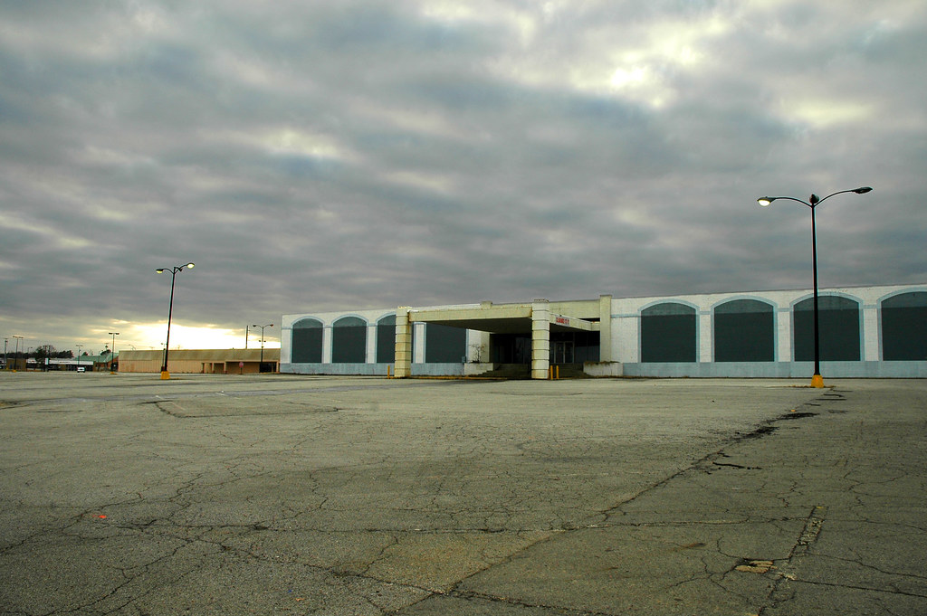 Pheonix Village Mall Phoenix Village, opened in 1970, wasn… Flickr