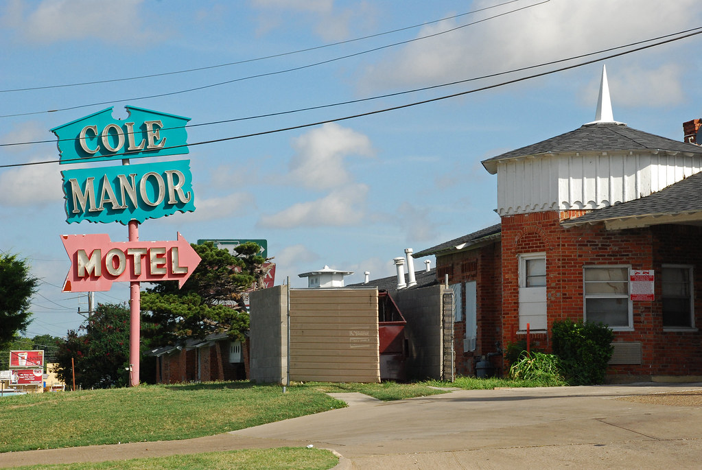 Cole Manor Motel I tried to get a photo of the Cole Manor … Flickr