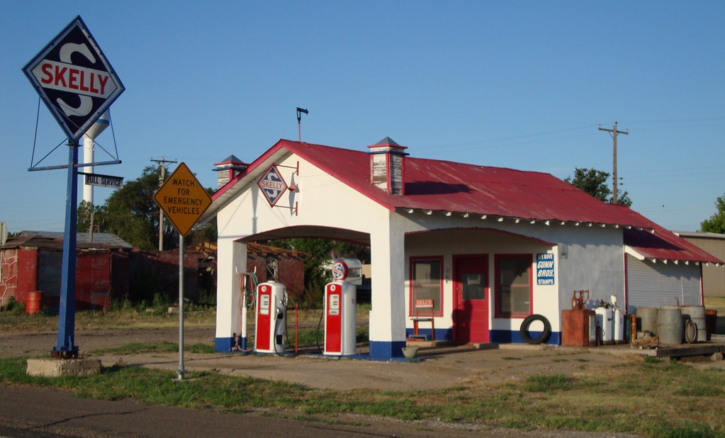 Old Skelly Service Station (Skellytown, Texas) This old ga… Flickr