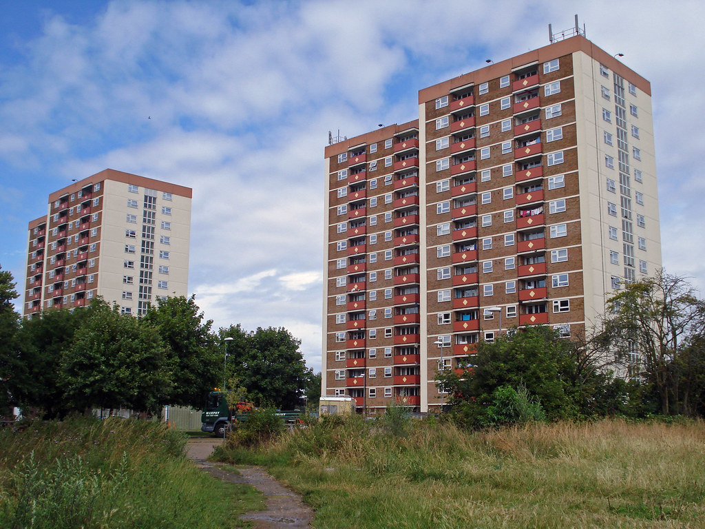 Marsh Farm The corner of Luton's notorious Marsh Farm esta… Flickr