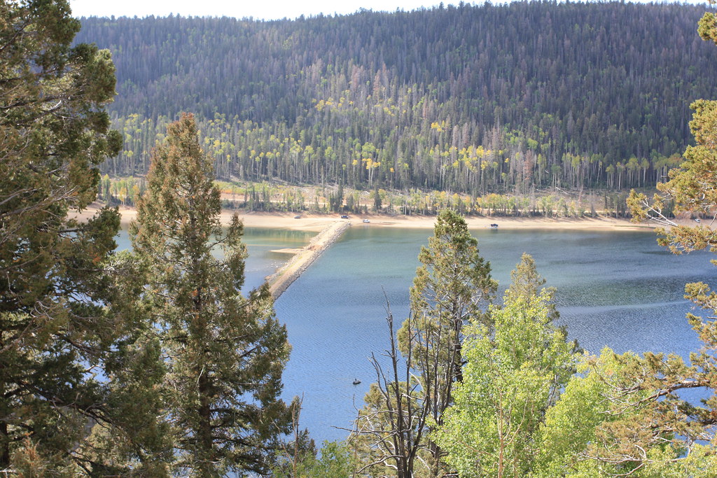 Navajo Lake, Utah Navajo Lake is a small lake in Kane Coun… Flickr