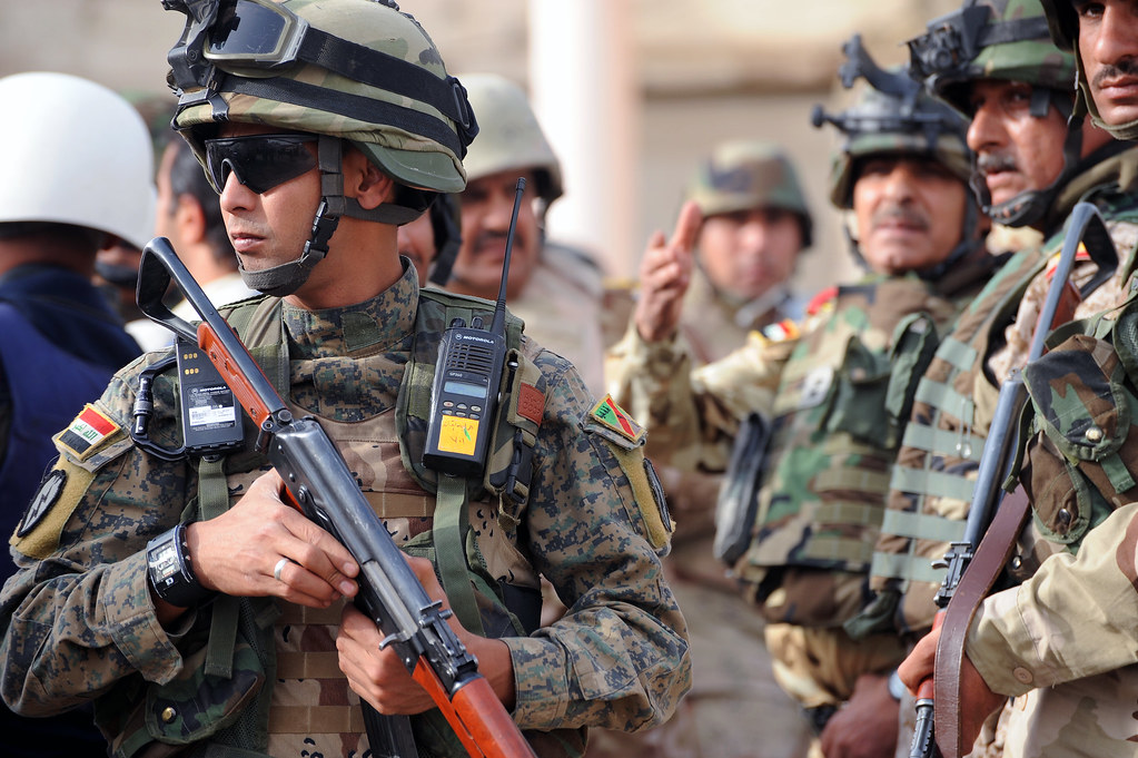 090329A4676S363 Iraqi Soldiers provide security for a p… Flickr