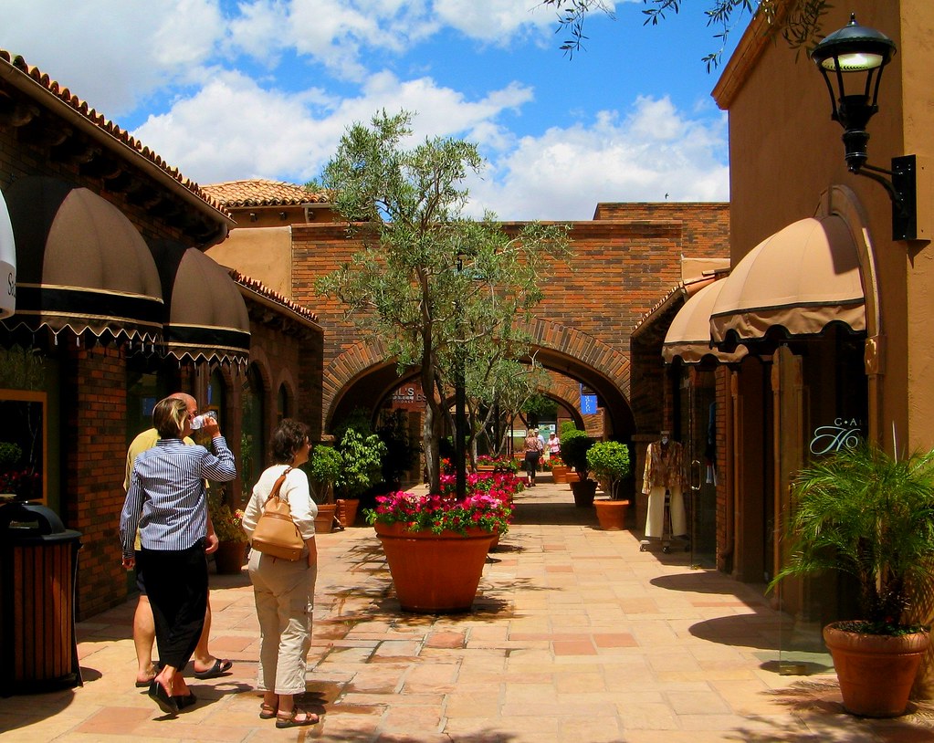Shopping Center, Scottsdale, AZ This was a new ver… Flickr