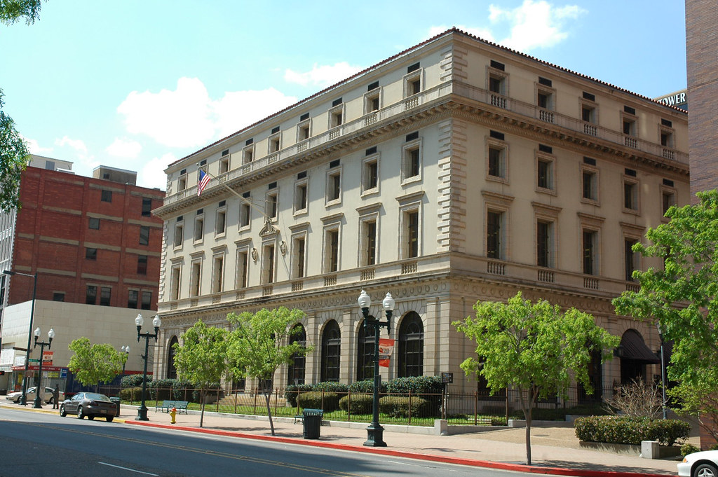 Shreve Memorial Library This building in downtown Shrevepo… Flickr