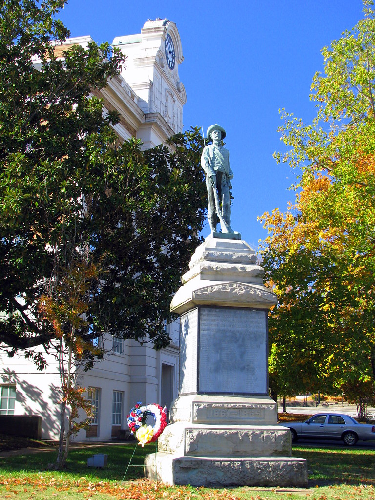 Lewisburg, TN Civil War monument Located in front of the M… Flickr