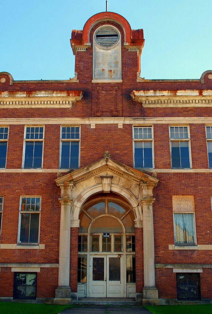 Very Stately Old Nelsonville High School, Fayette Street N… Flickr