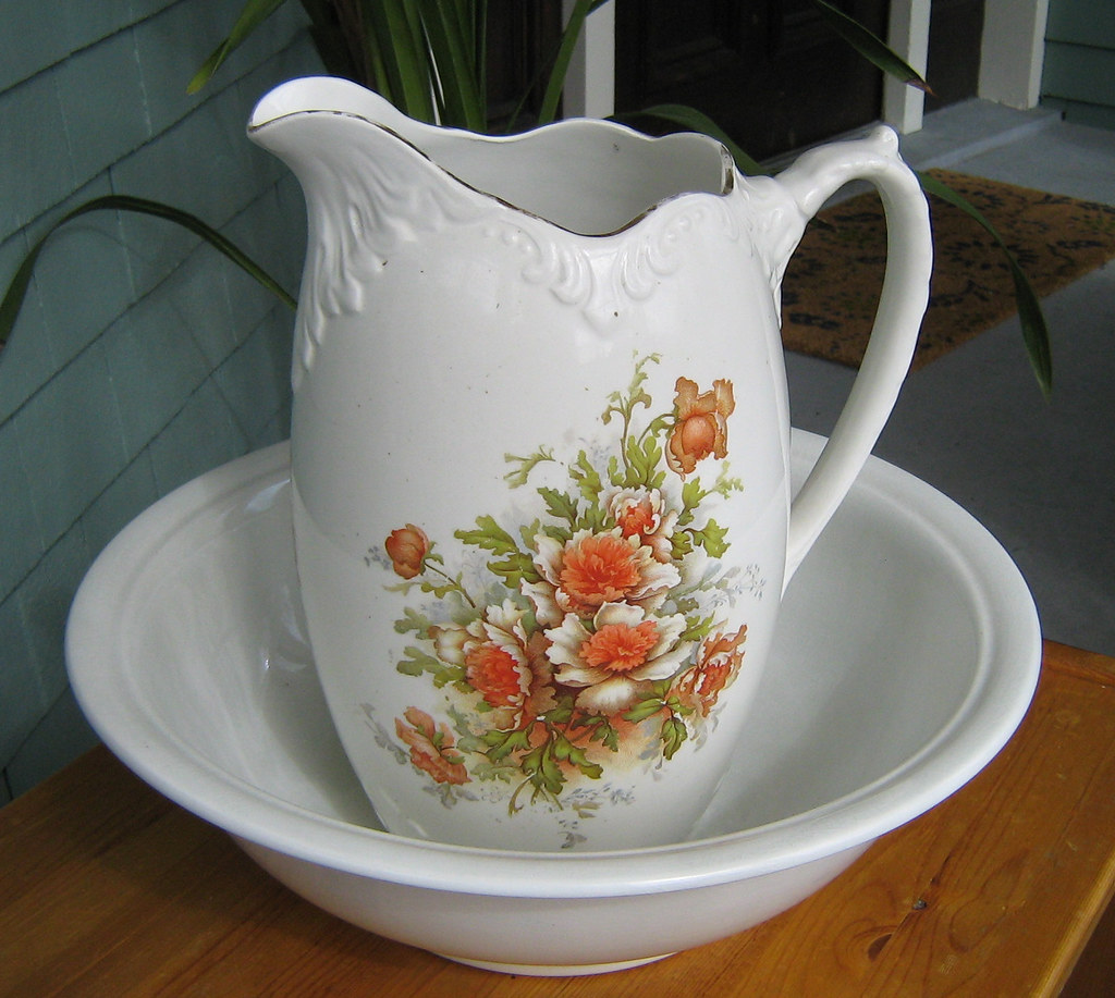Antique water jug and basin I believe this set dates to th… Flickr