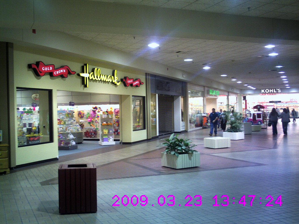 East Town Mall, Green Bay, WI Hallmark SyntekExifImageTi… Justin