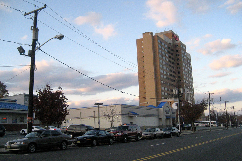 UMDNJ Stanley S. Bergen Building 65 Bergen Street in New… Flickr