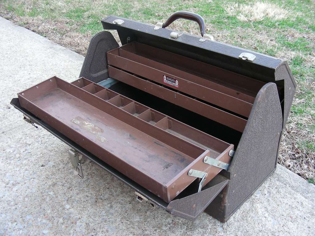 Kennedy Kits Vintage service man's tool box At 22 inches l… Flickr