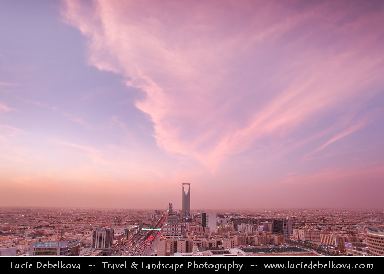 Saudi Arabia Pink Sunset over Kindom Tower in Riyadh Flickr