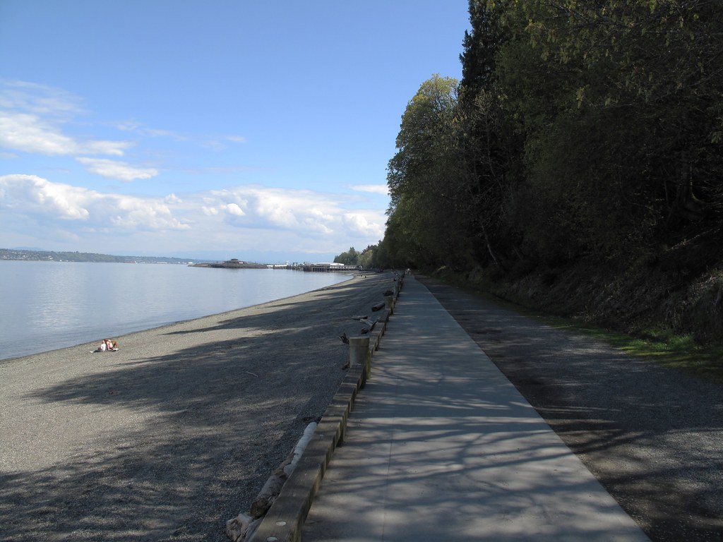 Owens Beach Walk Point Defiance Park, WA. Jon Martinson