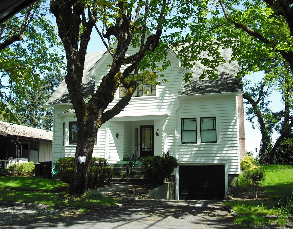 The "Swan House", St Helens, OR This is Charlie and Bella … Flickr