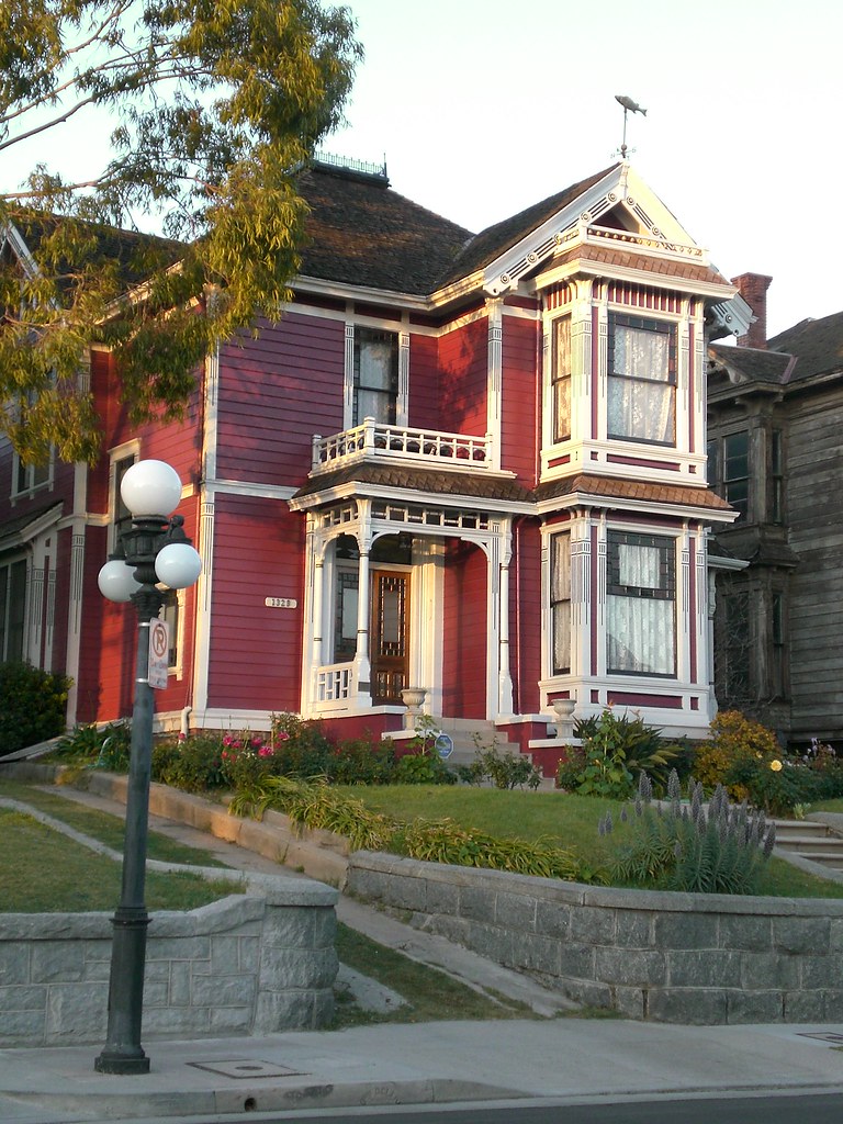 Charmed House Although Charmed was set in San Francisco, i… Flickr