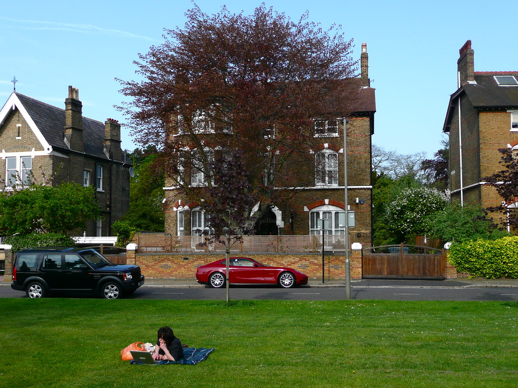 Spencer Park Laptop in the grass. Gordon Ramsay's house be… Herry Lawford Flickr