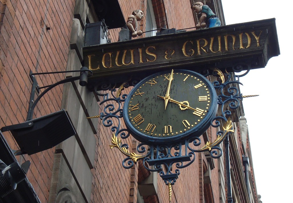 Nottingham ornamental clock. bazzadarambler Flickr