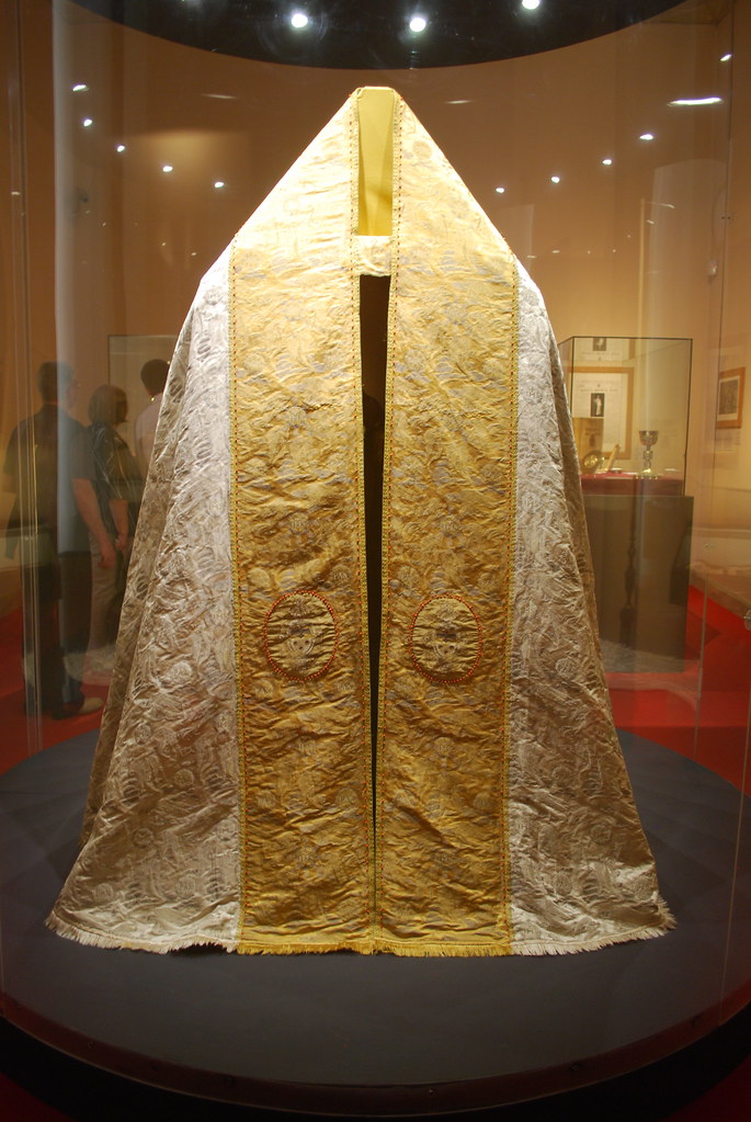 Papal robes I believe these robes belonged to Pope Pius VI… Kevin