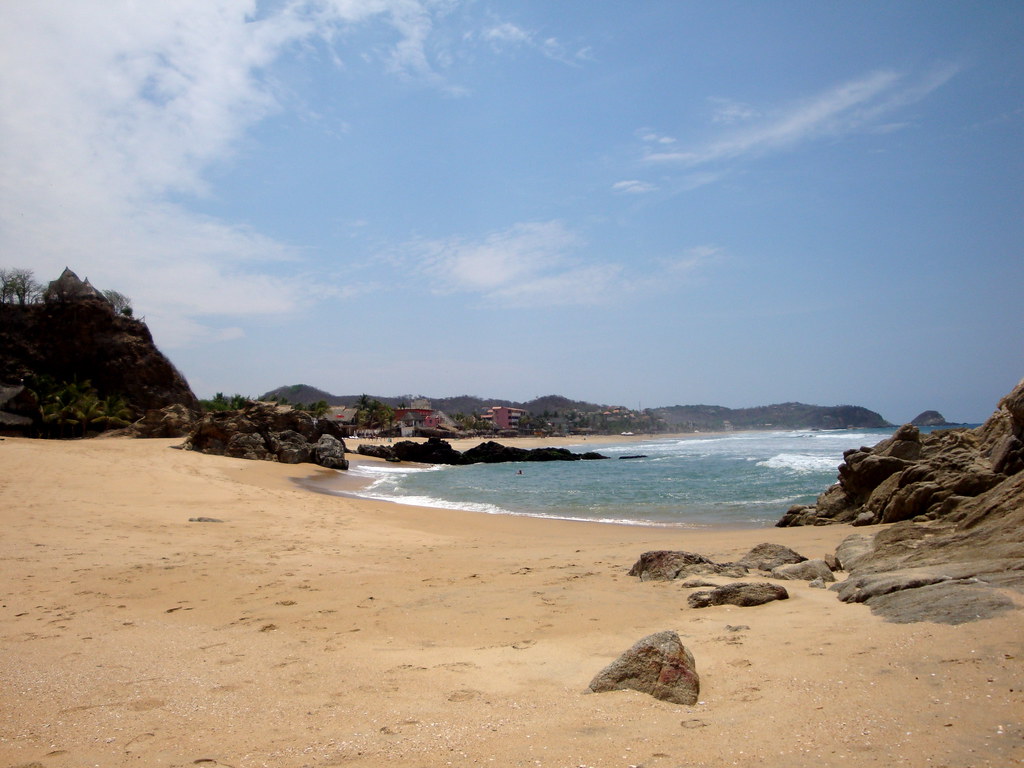 Zipolite beach Kevin Hutchinson Flickr