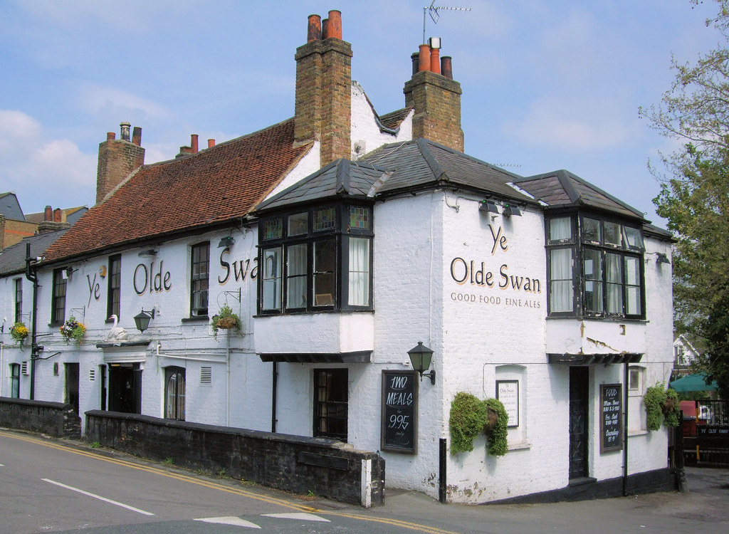 Ye Olde Swan Inn, Thames Ditton, Surrey. Jim Linwood Flickr