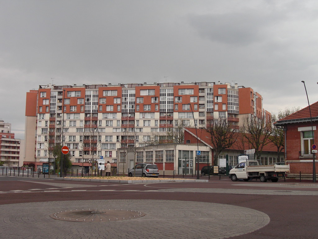 La Fouilleuse Rueil Malmaison Dit "Le clot des terres roug… Flickr