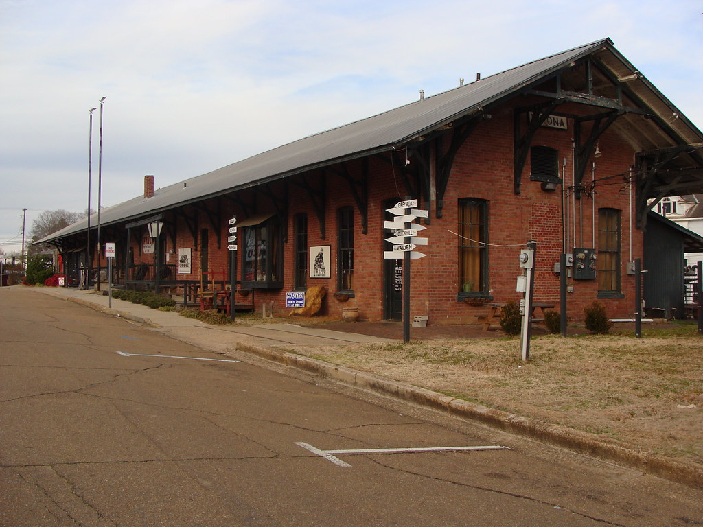 Winona, Ms. Train Station and Depot Mississippi Central bu… Flickr