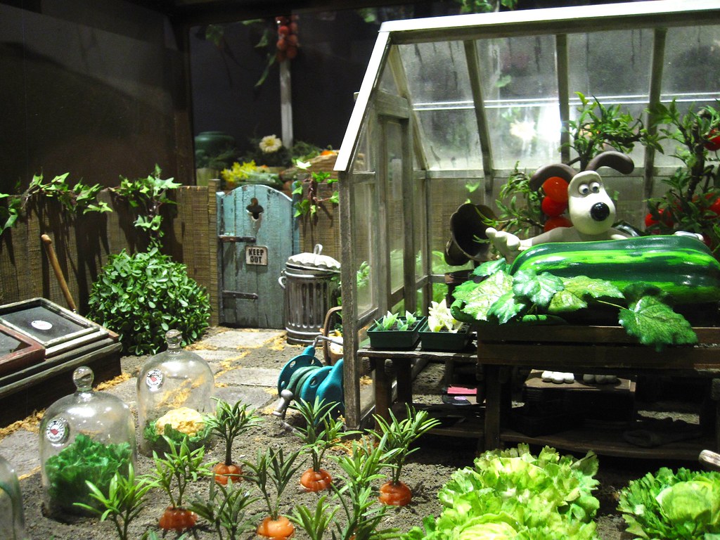 Wallace and Gromit garden set 4 From the Wallace & Gromit'… Flickr