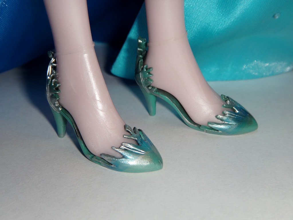 Elsa Deboxed Harrods Limited Edition Anna and Elsa Doll … Flickr