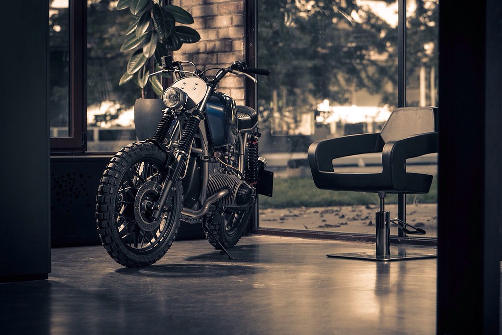 BMW R60/7 Scrambler in Mic Styling hair studio... ER Motorcycles