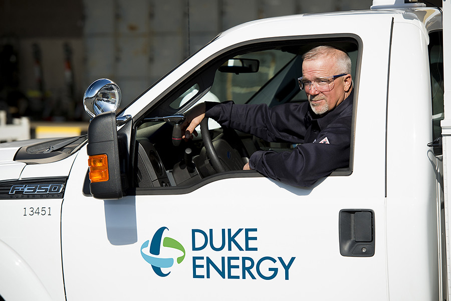 Bucket Truck Flow Newell line crew employee, Flickr