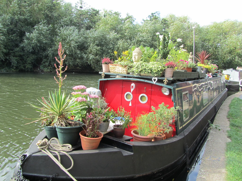 UK London Kings Cross Flower decorated narrow boat o… Flickr