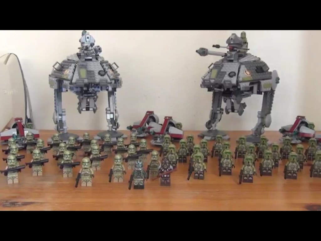 LEGO Kashyyyk Army Commander Gree and Chief Tarfful leads … Flickr
