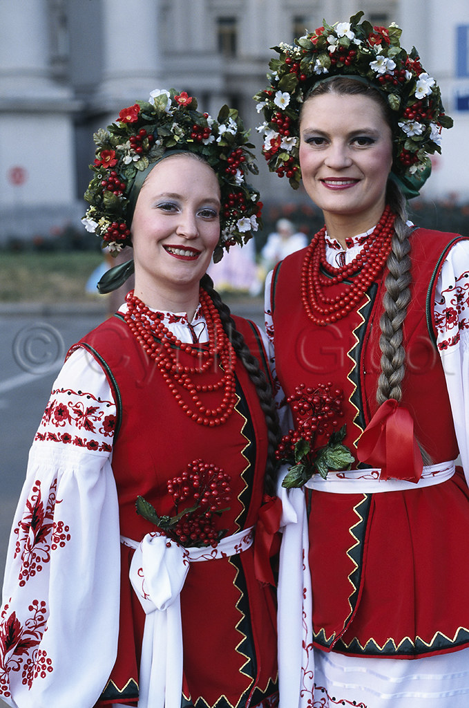 Two young Ukrainian women in traditional dress, Kiev, Ukra… Flickr