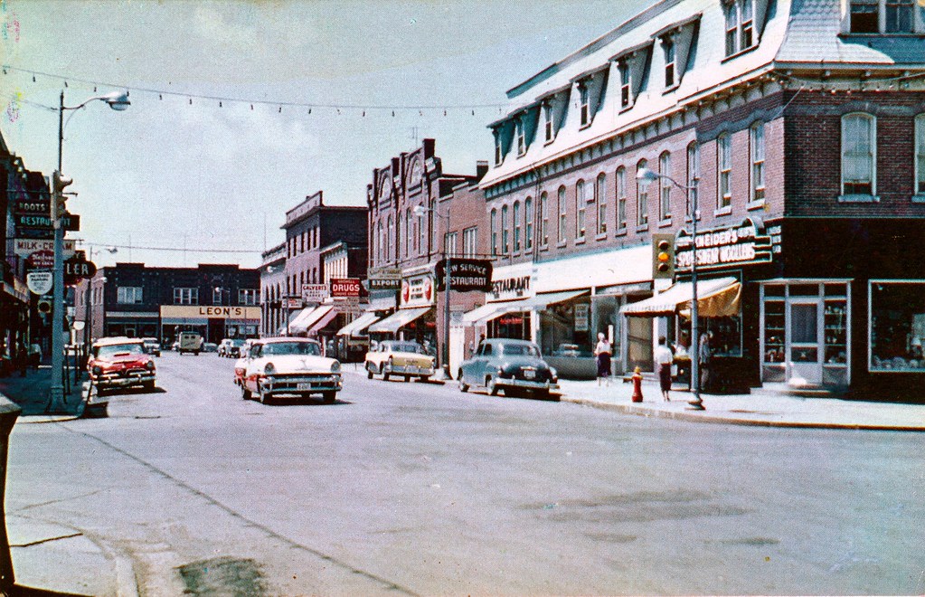 Chestnut Street, Dunnville, Ontario I checked Google Stree… Flickr