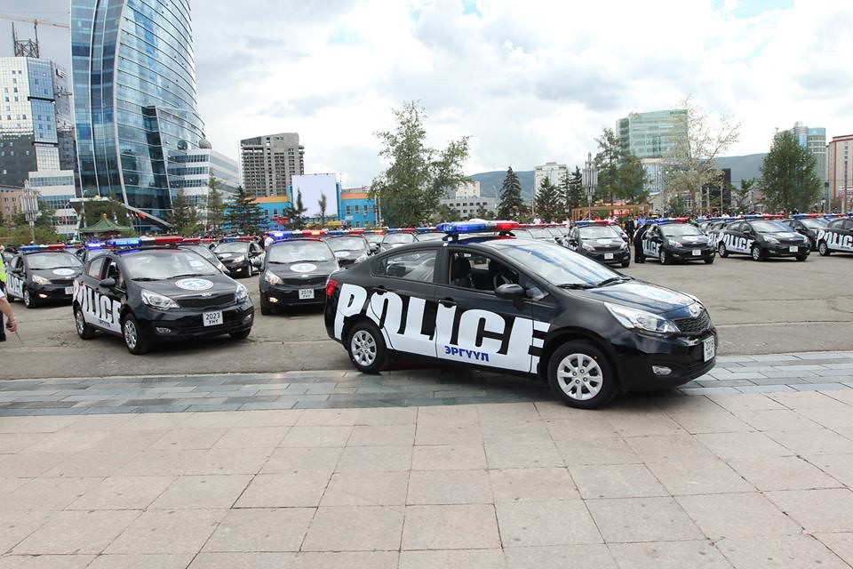Kia Police Car in Mongolia Enjoy the photos of Kia police … Flickr