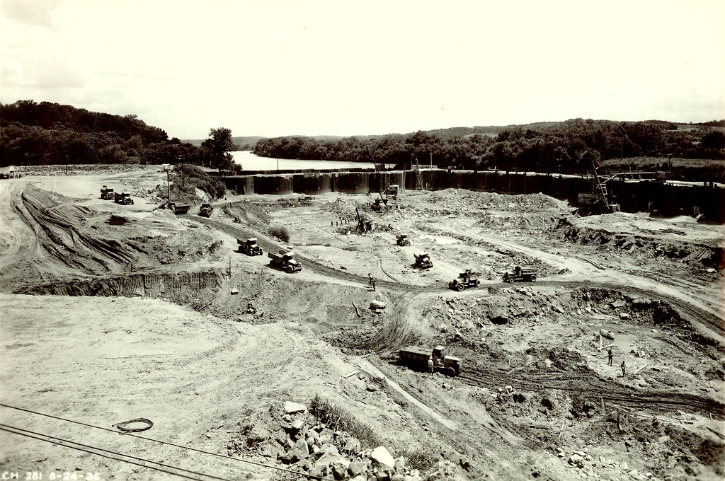 Construction crews build Chickamauga Lock This is view fro… Flickr