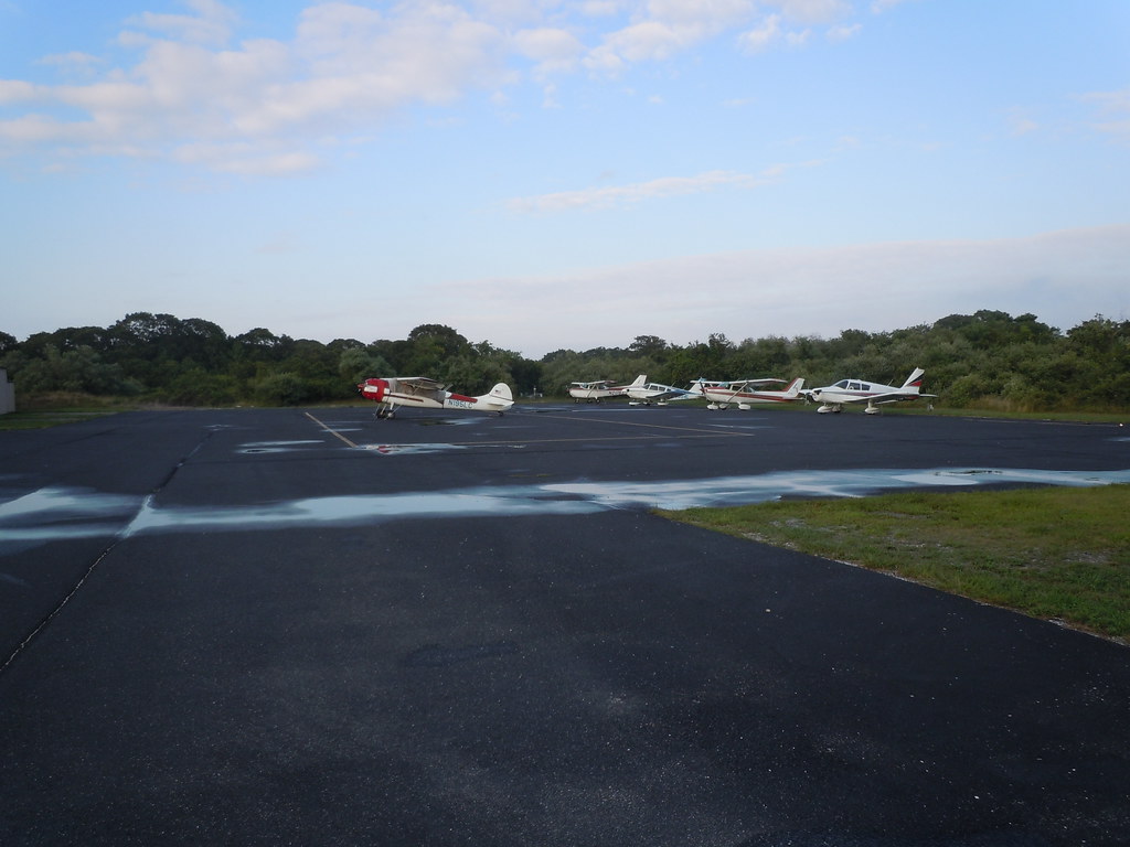 Aircraft Apron Montauk Airport MTP (KMTP) MONTAUK, NY UNIT… Flickr