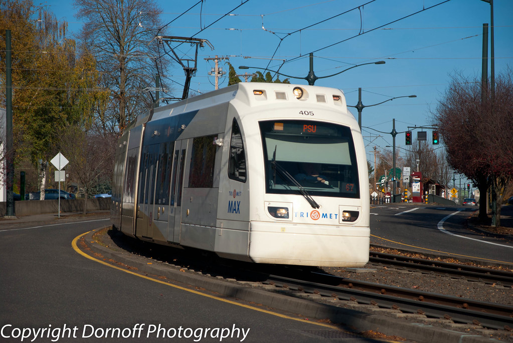 Trimet 405 on a Yellow Line Train Trimet Siemens S70 Type … Flickr
