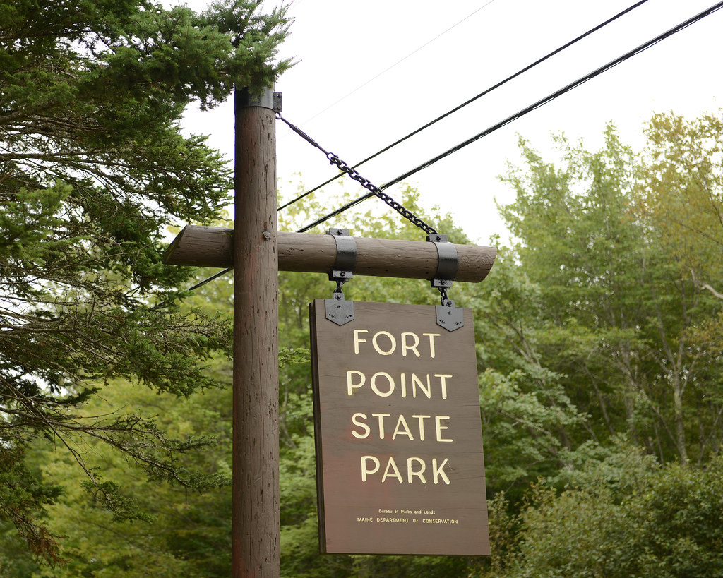 The lighthouse at Fort Point, Maine An entrance to the Sta… Flickr
