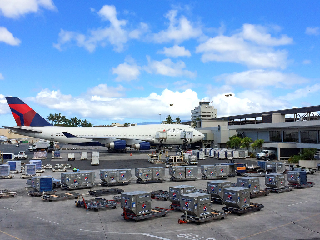 Delta Airplane Honolulu International Airport With a lot… Flickr