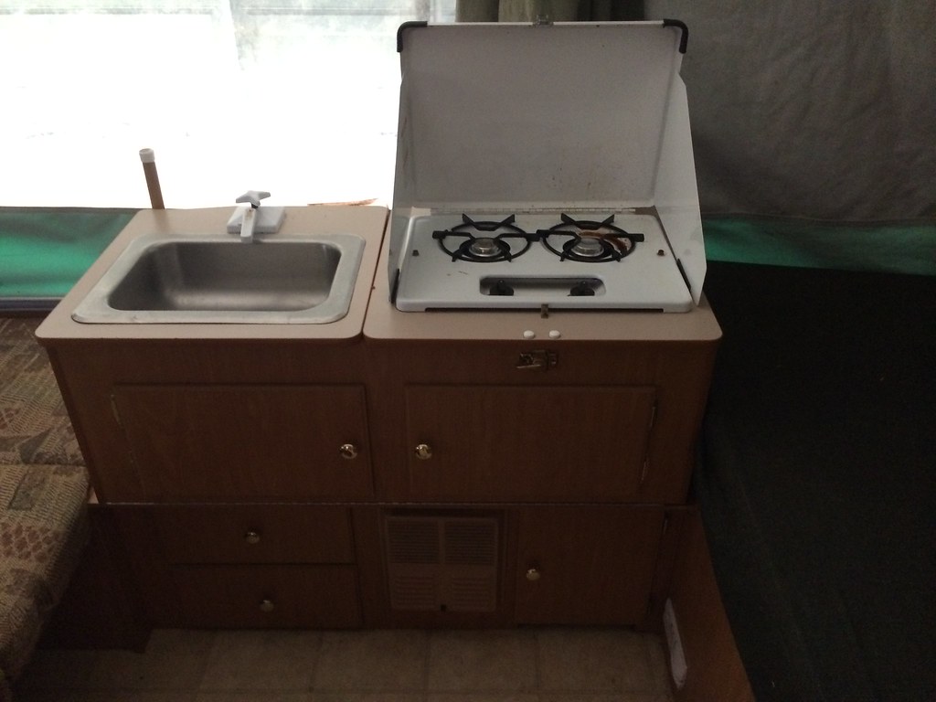 2003 Coleman Taos popup camper. Galley with sink, double … Flickr