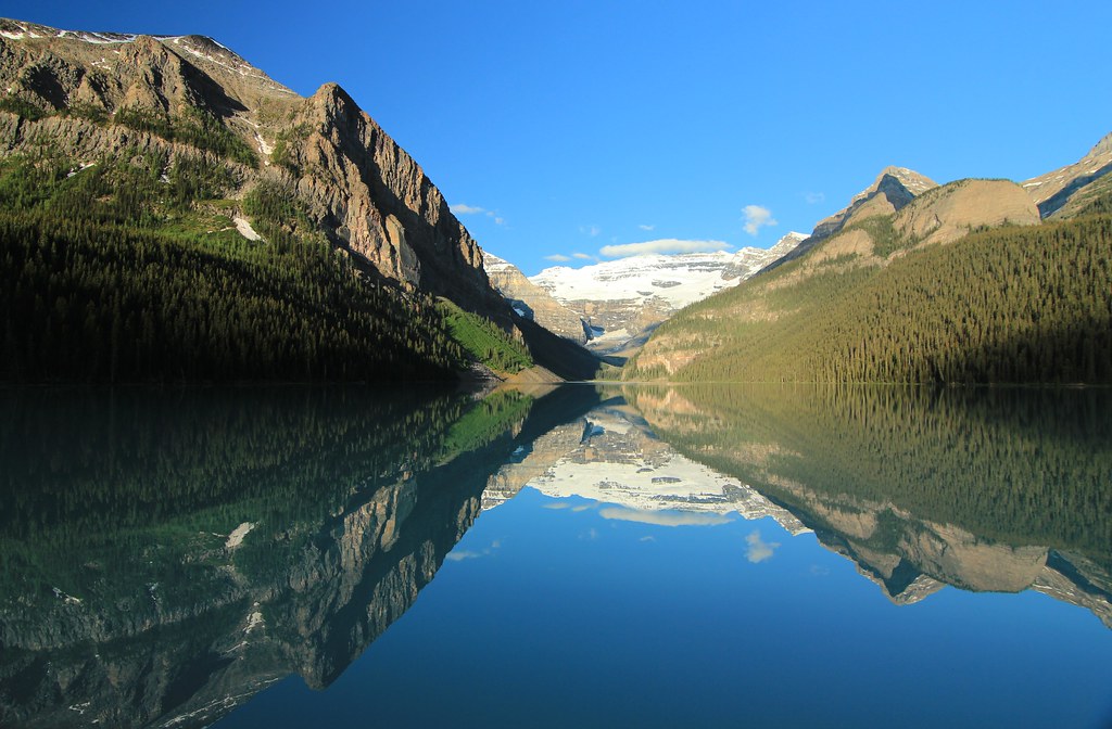 Nature's Mirror Lake Louise in Banff National Park. Albert… Flickr