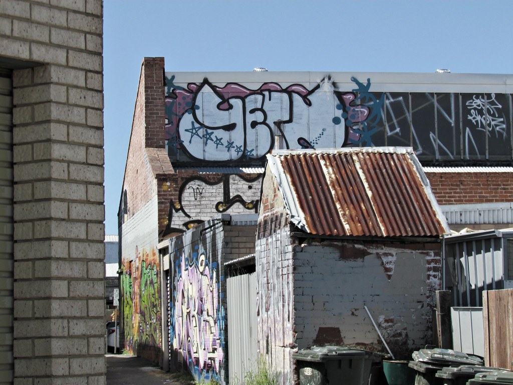 Dunnies & Art 'Dunny' or 'dunny can' is Australian slang f… Flickr