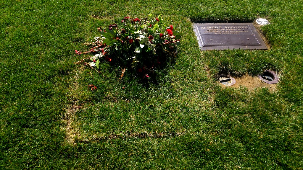 Bill Paxton grave mercycube Flickr