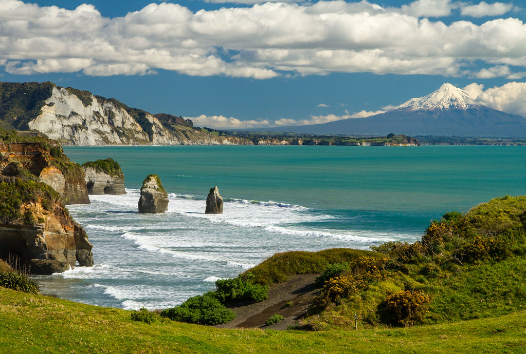 White Cliffs of Taranaki Tongaporutu River Estuary showing… Flickr