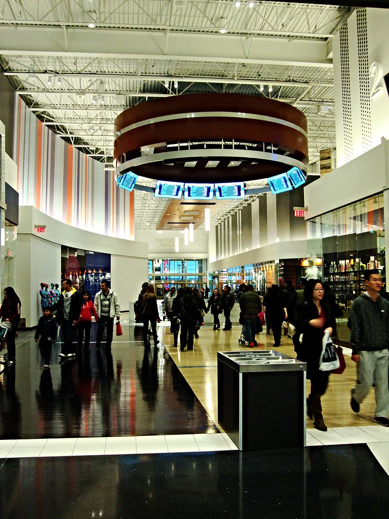 Vaughan Mills MallVaughan,Ont.,On Saturday,Nov.1,2014 DSC… Flickr