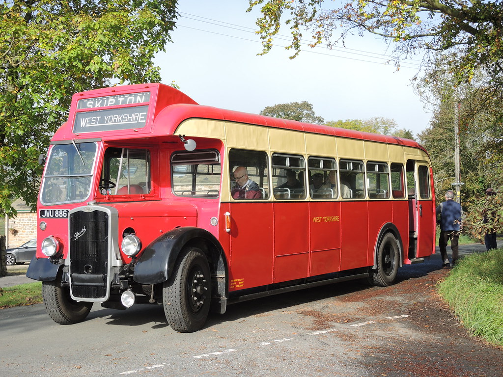 West Yorkshire Road Car company (WYRCC) LL5B West Yorkshir… Flickr
