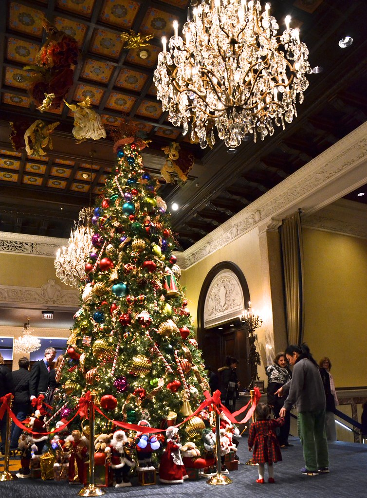 Christmas Tree Chicago's Drake Hotel We try to visit Chi… Flickr
