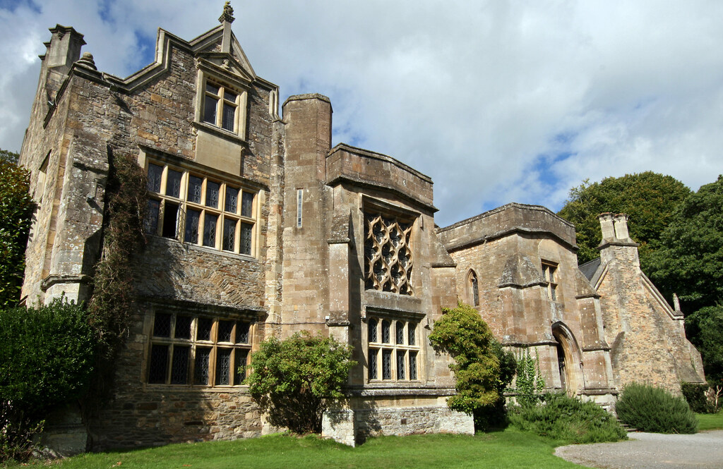 Clevedon Court The front of the manor house at Clevedon Co… Flickr