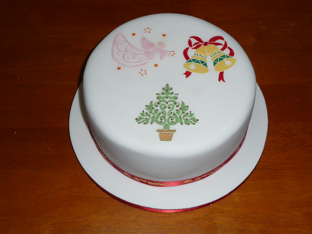 Christmas Cake Christmas cake with stencil christmas tree,… Flickr